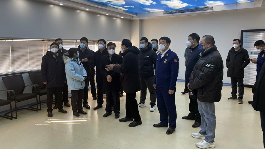 市委常委、常務(wù)副市長楊新忠一行來我公司檢查春節(jié)期間安全生產(chǎn)工作